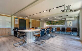 Modulare-Büroeinrichtung-für-Besprechungsraum-–-FDC-Container