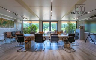 Modulare-Büroeinrichtung-für-Besprechungsraum-–-FDC-Containere