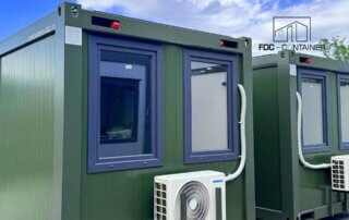 Modulares-Ensemble-für-die-Armee-PVC-Tischlerei—-FDC-Container