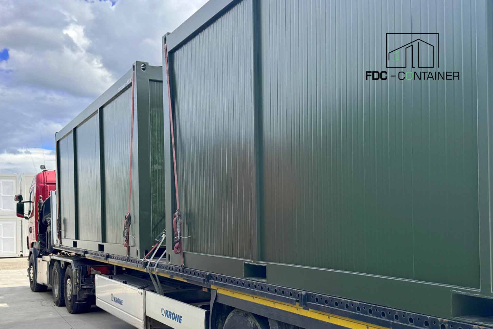 Modulares-Ensemble-für-die-Armee-bereit-zur-Auslieferung-–-FDC-Container