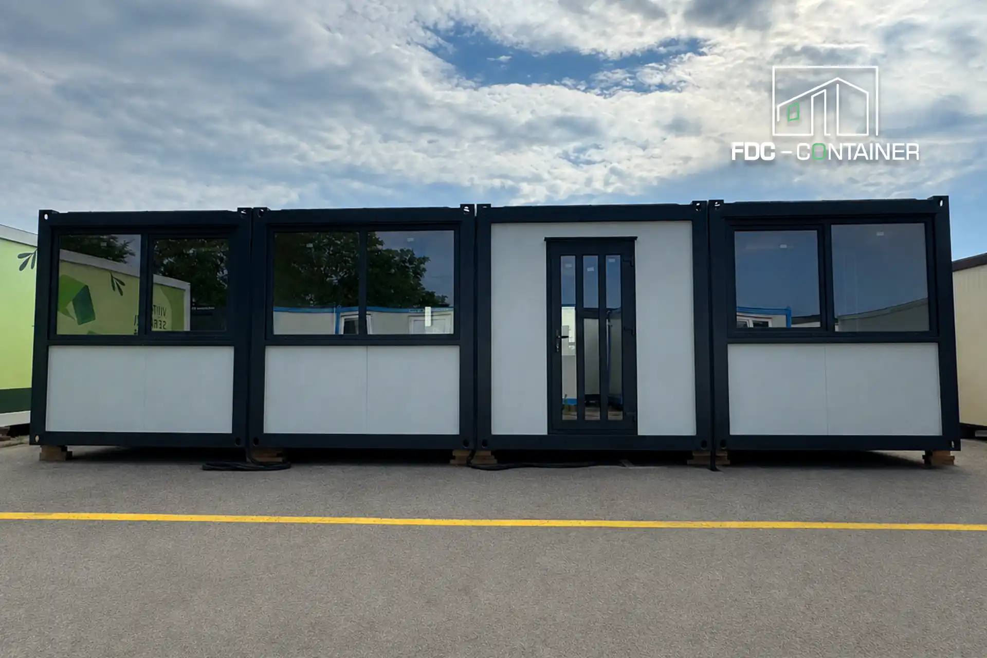 Bürocontainer-Anlage für administrative und operative Tätigkeiten - FDC Container
