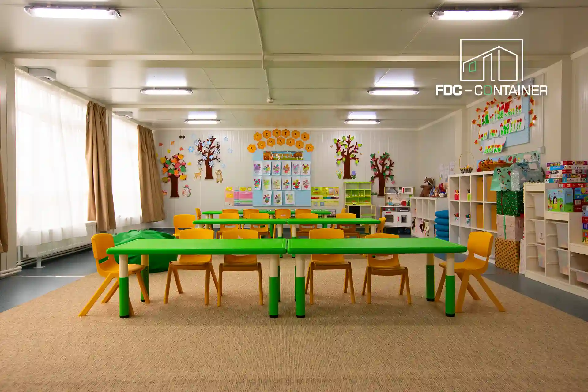 Innenraum eines Containers zur Erweiterung der Kindergartenkapazität – FDC Container Innenraum eines Containers zur Erweiterung der Kindergartenkapazität - FDC Container